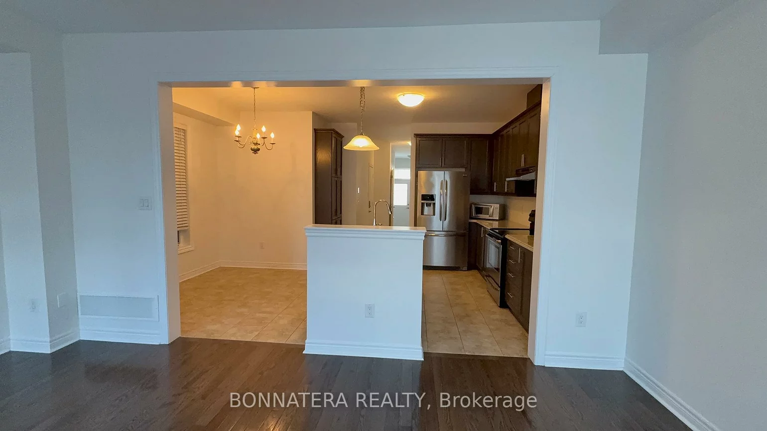 121, Huguenot, 1008 - GO Glenorchy, Oakville