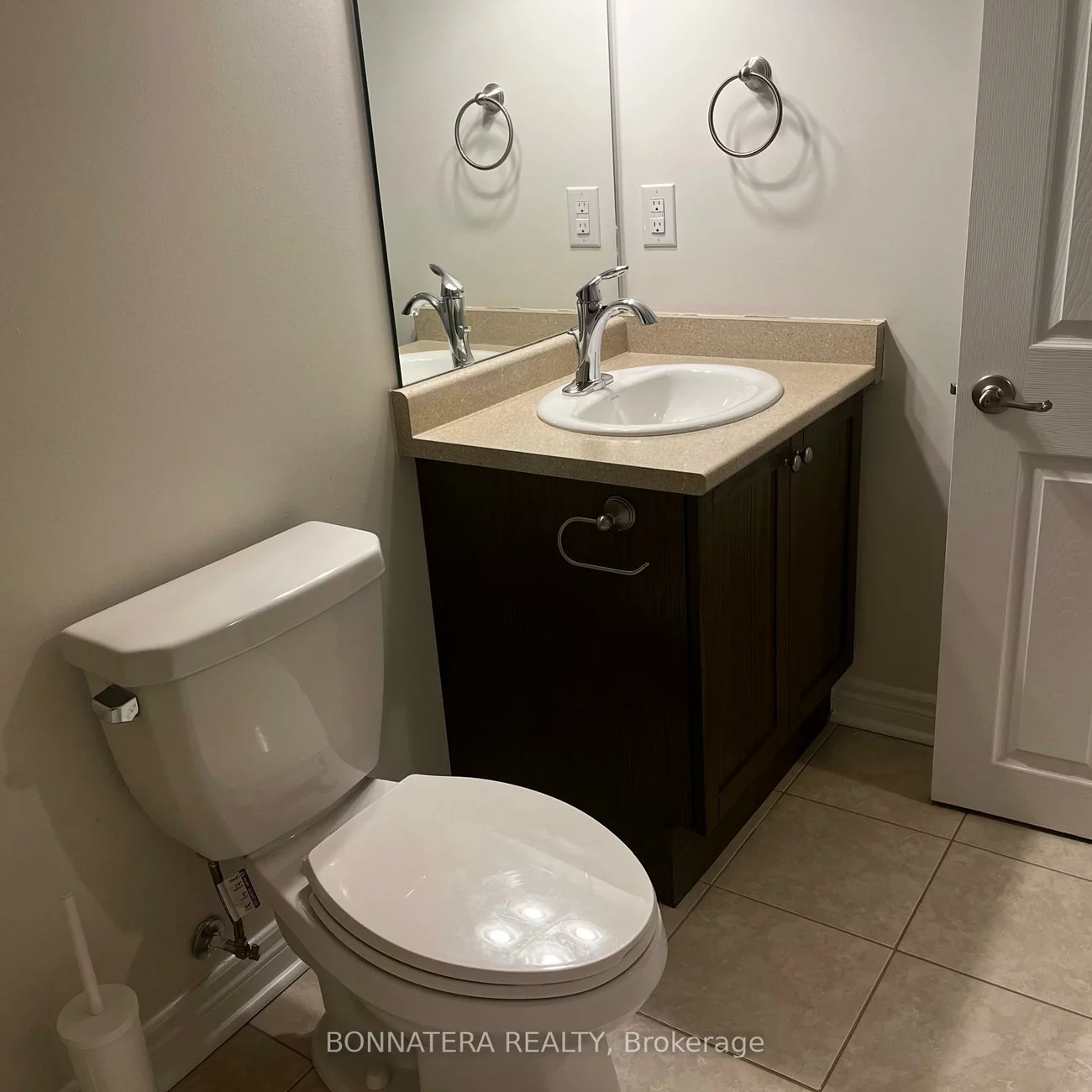 121, Huguenot, 1008 - GO Glenorchy, Oakville