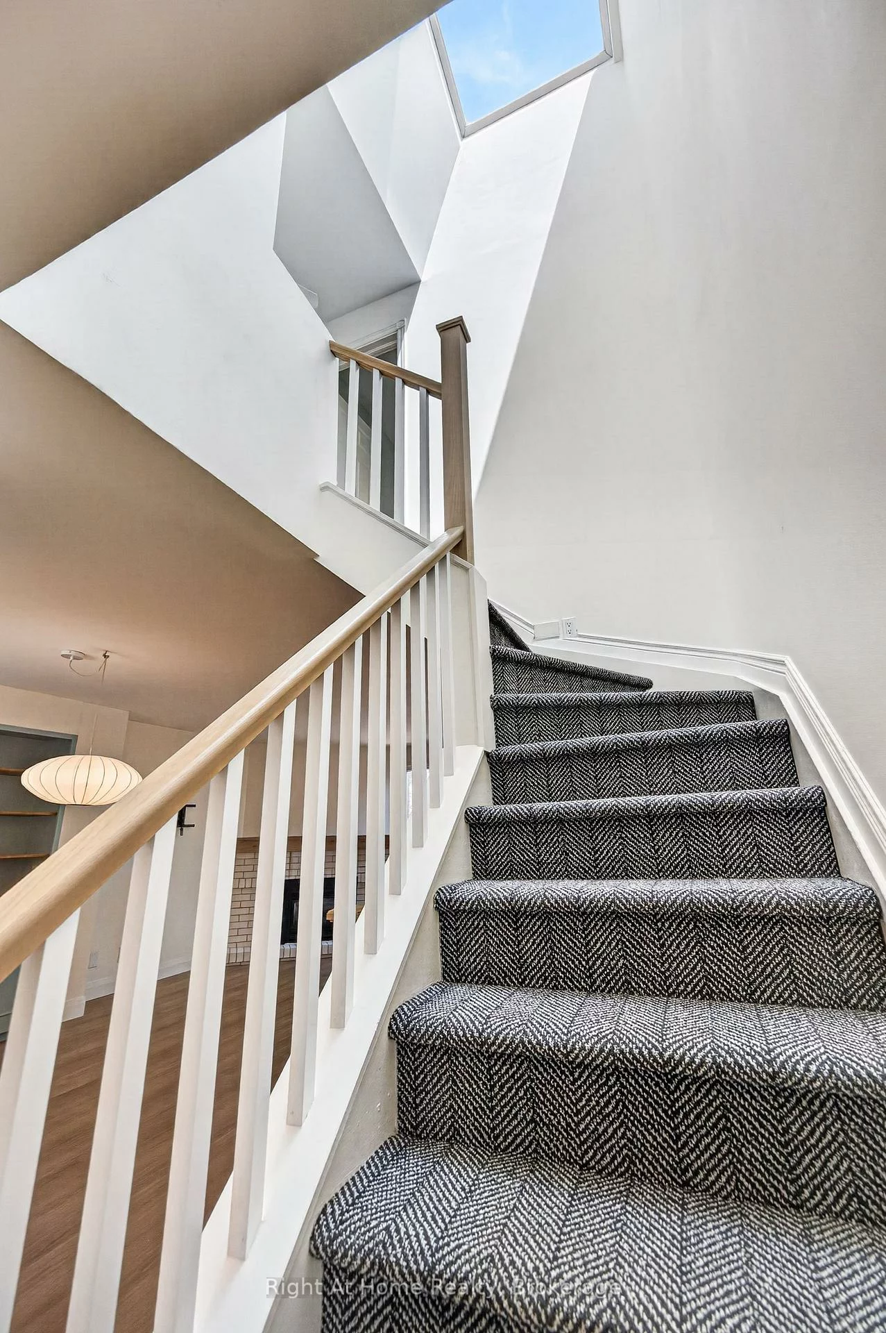 109, Brant, 1002 - CO Central, Oakville