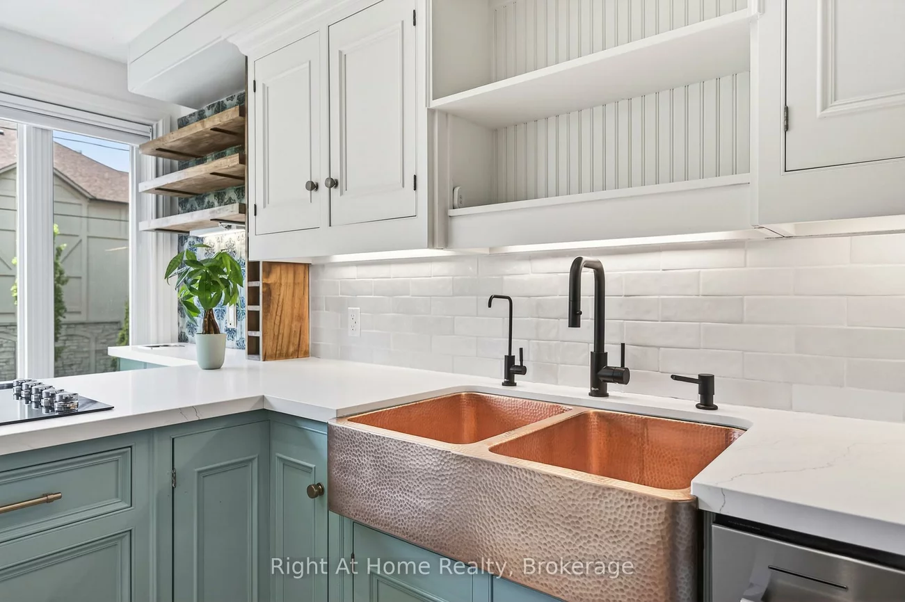 109, Brant, 1002 - CO Central, Oakville