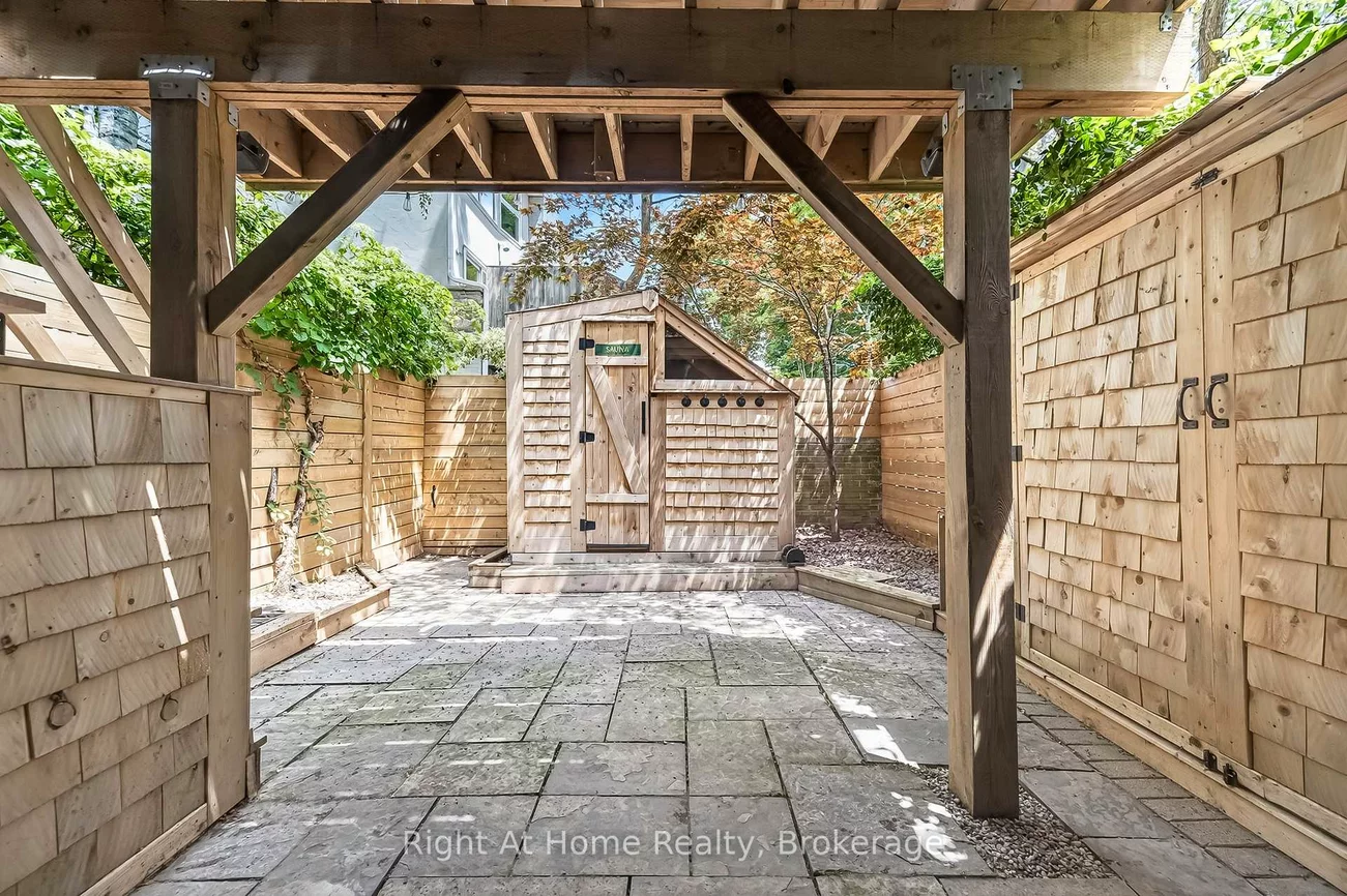 109, Brant, 1002 - CO Central, Oakville