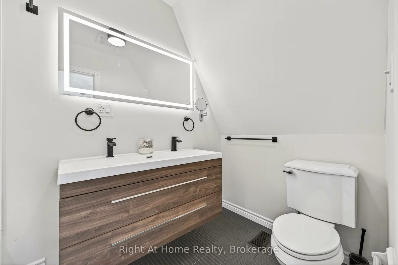 109, Brant, 1002 - CO Central, Oakville