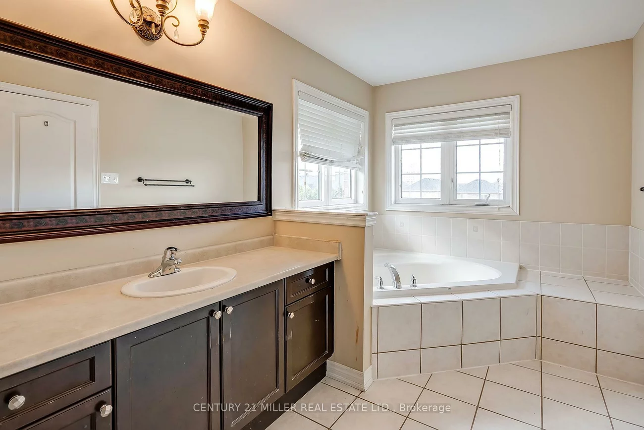 2131, Fiddlers, 1019 - WM Westmount, Oakville