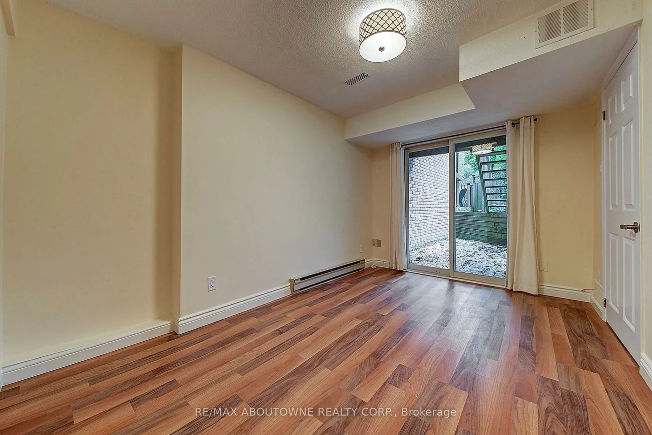 2353, Marine, 1001 - BR Bronte, Oakville
