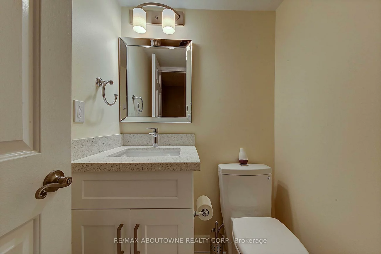 2353, Marine, 1001 - BR Bronte, Oakville