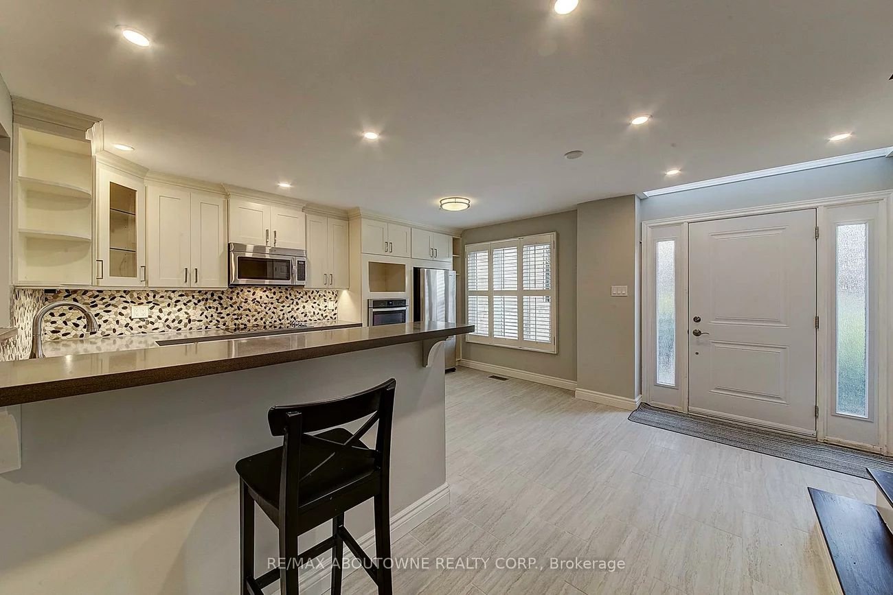 2353, Marine, 1001 - BR Bronte, Oakville