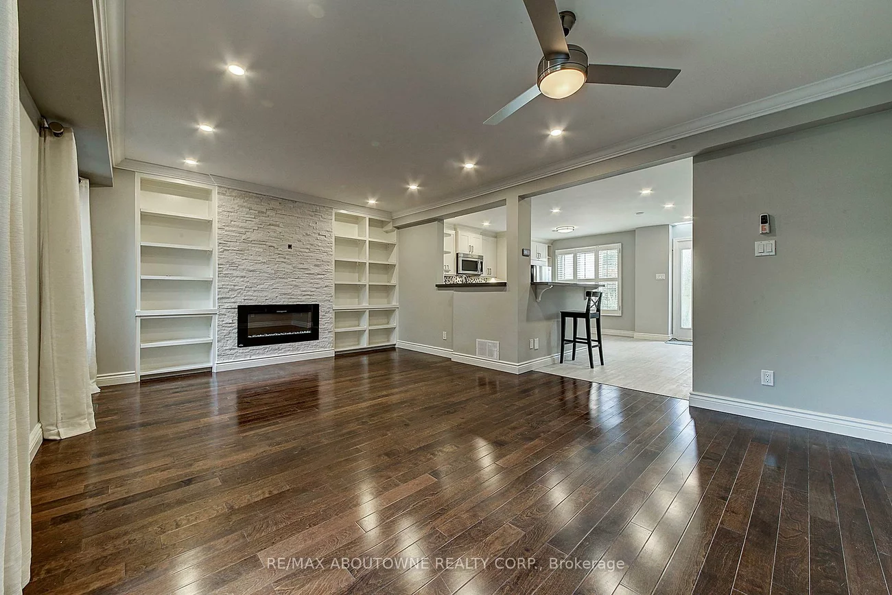 2353, Marine, 1001 - BR Bronte, Oakville