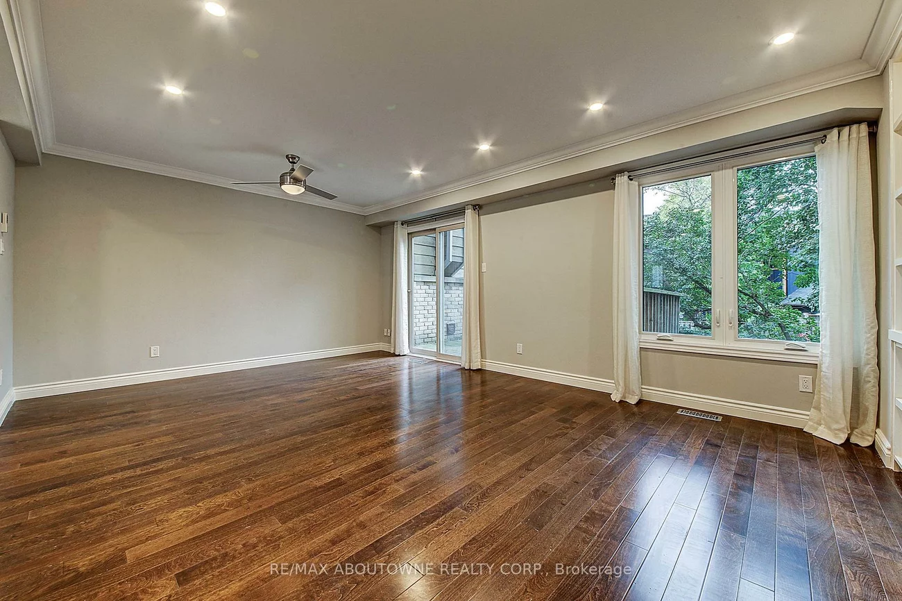 2353, Marine, 1001 - BR Bronte, Oakville