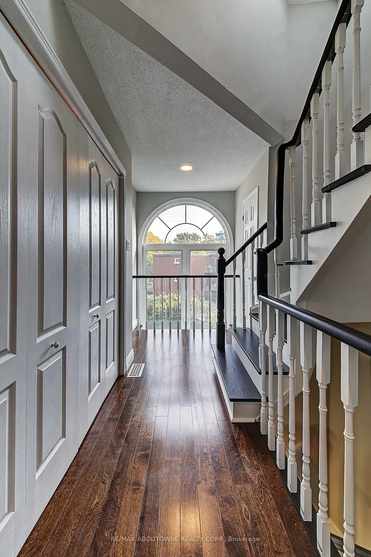 2353, Marine, 1001 - BR Bronte, Oakville