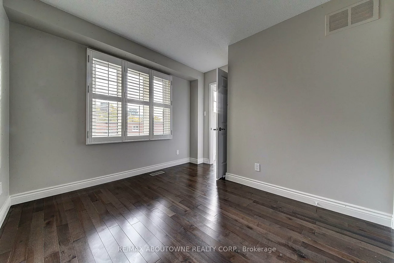 2353, Marine, 1001 - BR Bronte, Oakville