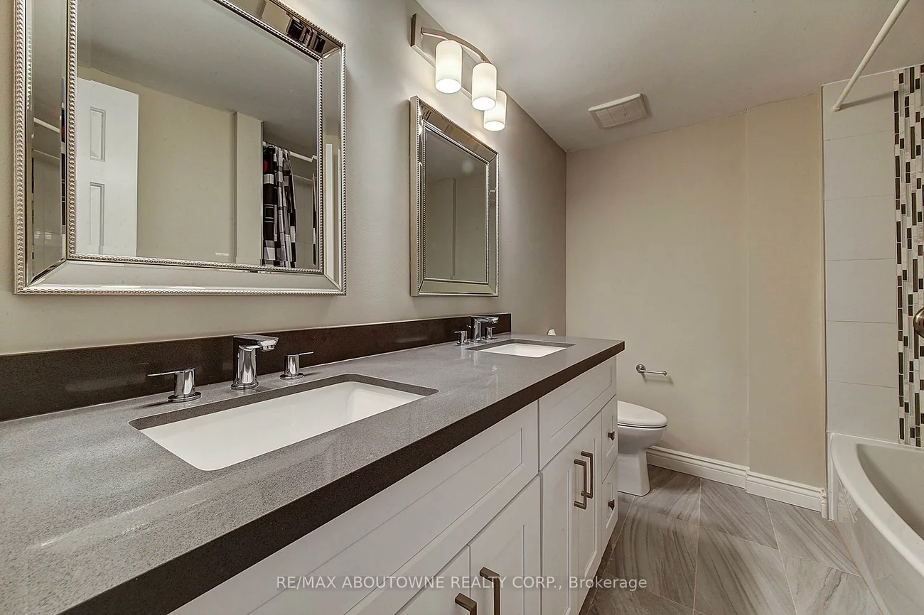 2353, Marine, 1001 - BR Bronte, Oakville