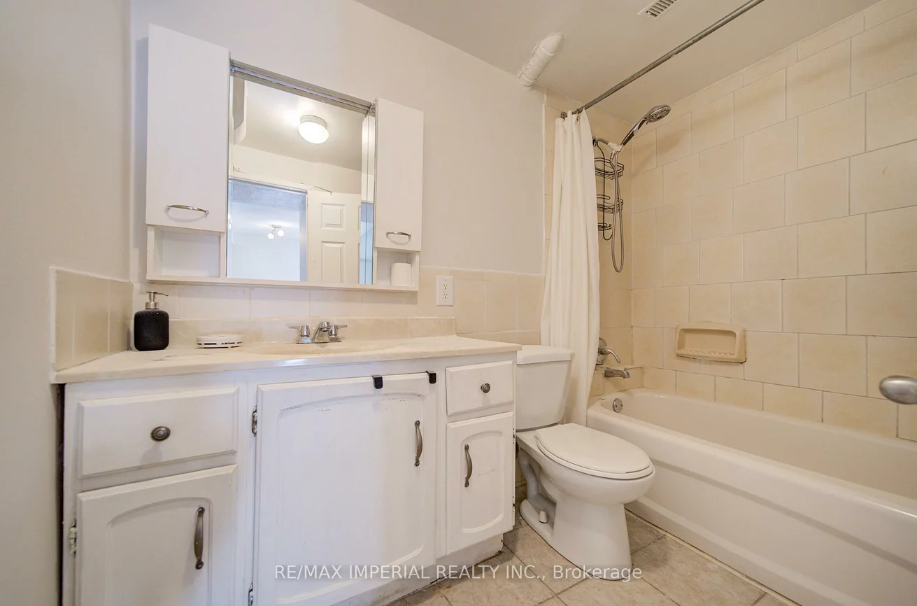 22, Miller, 1003 - CP College Park, Oakville
