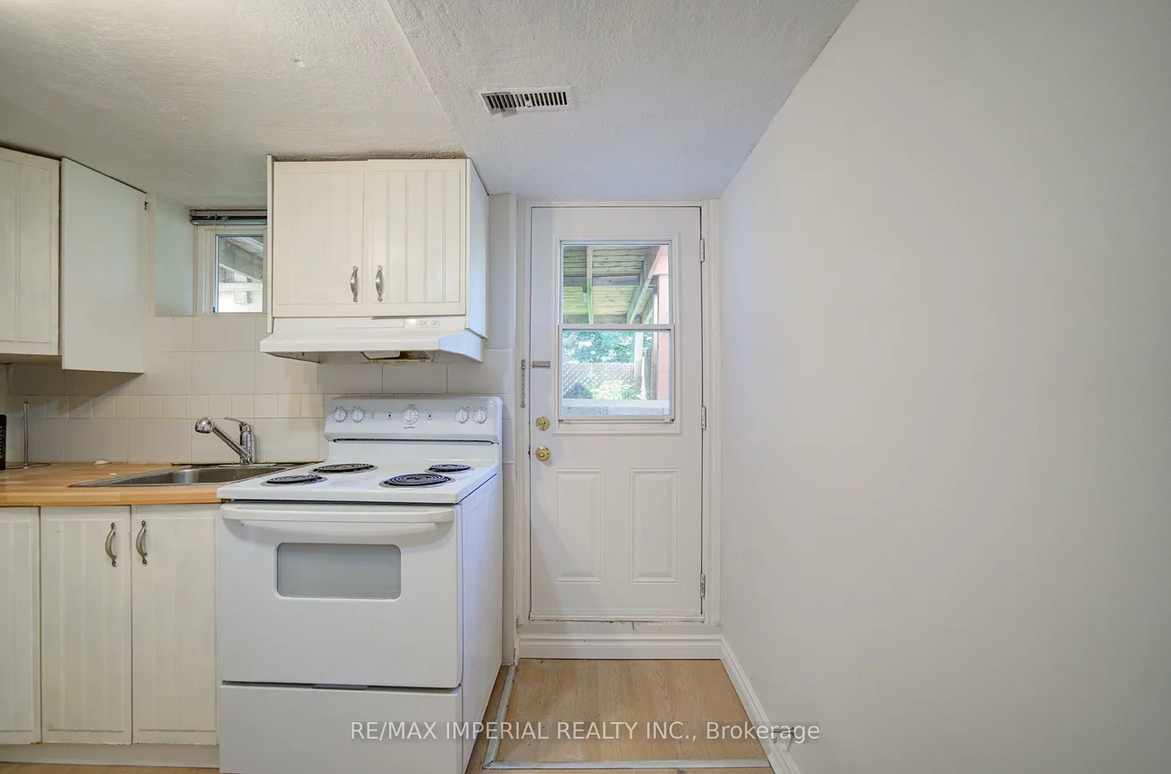 22, Miller, 1003 - CP College Park, Oakville