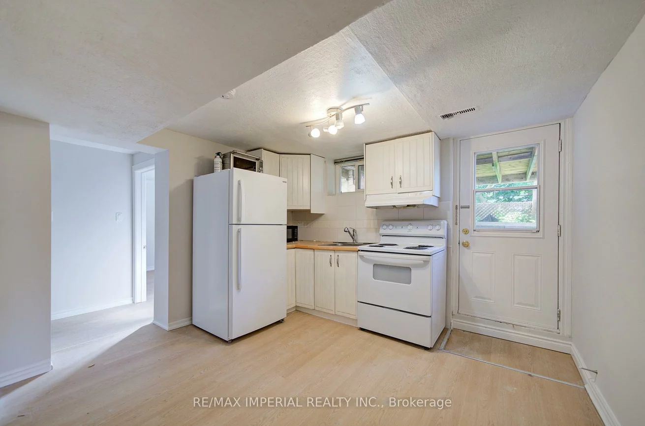 22, Miller, 1003 - CP College Park, Oakville