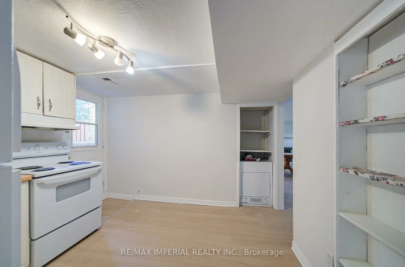 22, Miller, 1003 - CP College Park, Oakville