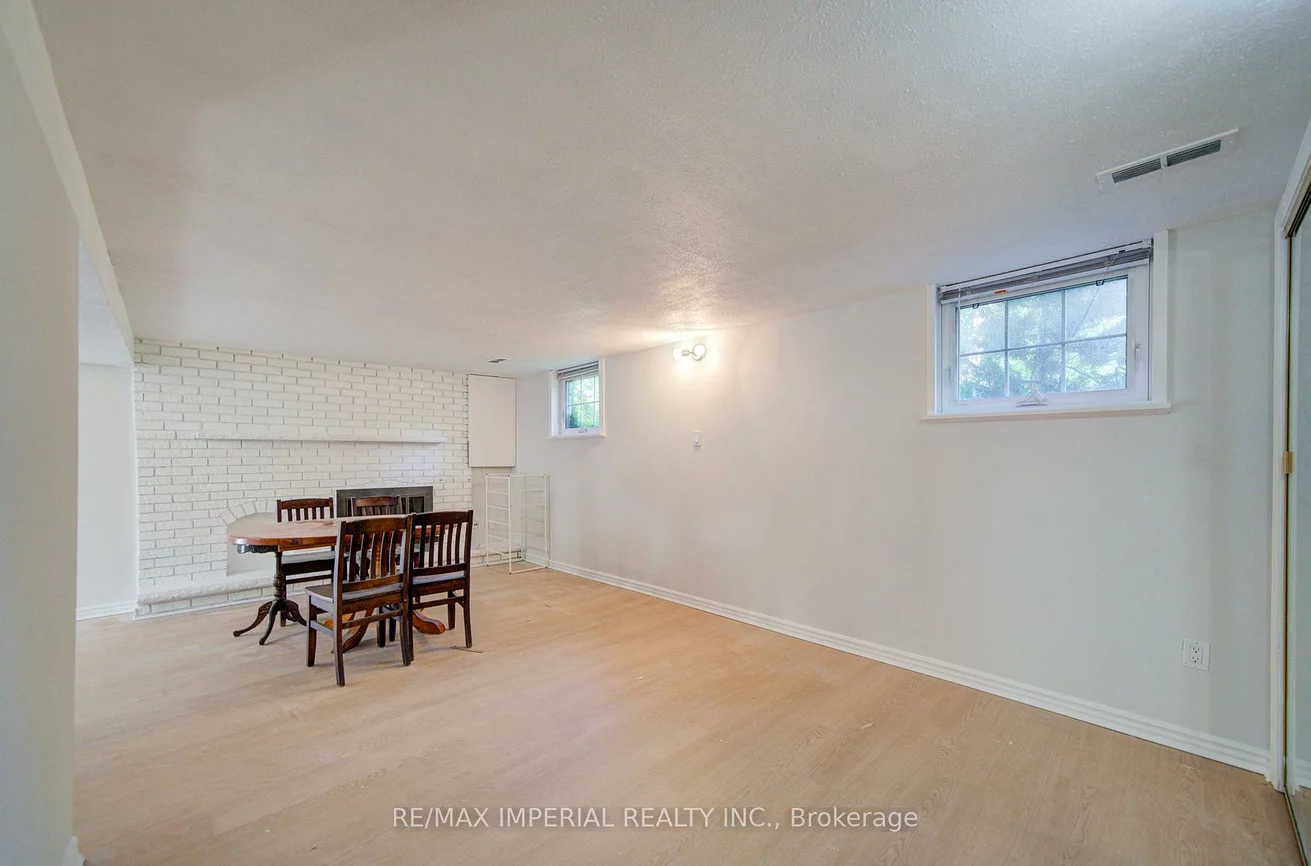 22, Miller, 1003 - CP College Park, Oakville