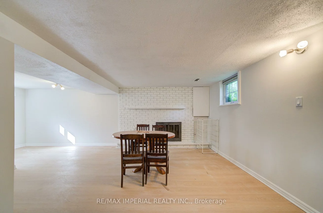 22, Miller, 1003 - CP College Park, Oakville