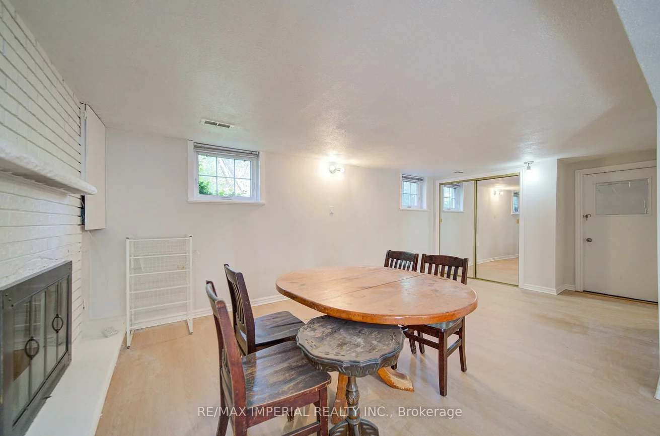 22, Miller, 1003 - CP College Park, Oakville