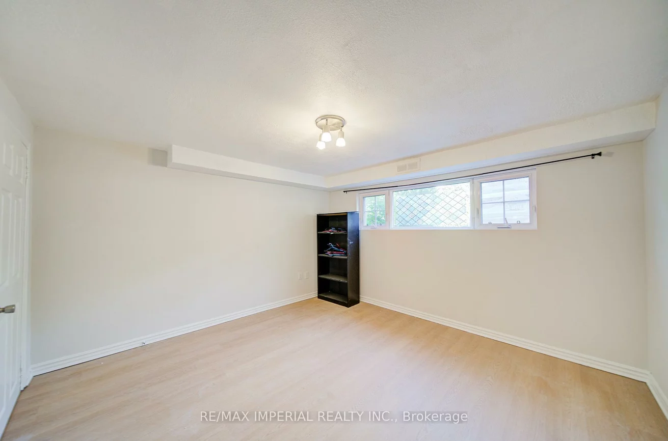 22, Miller, 1003 - CP College Park, Oakville