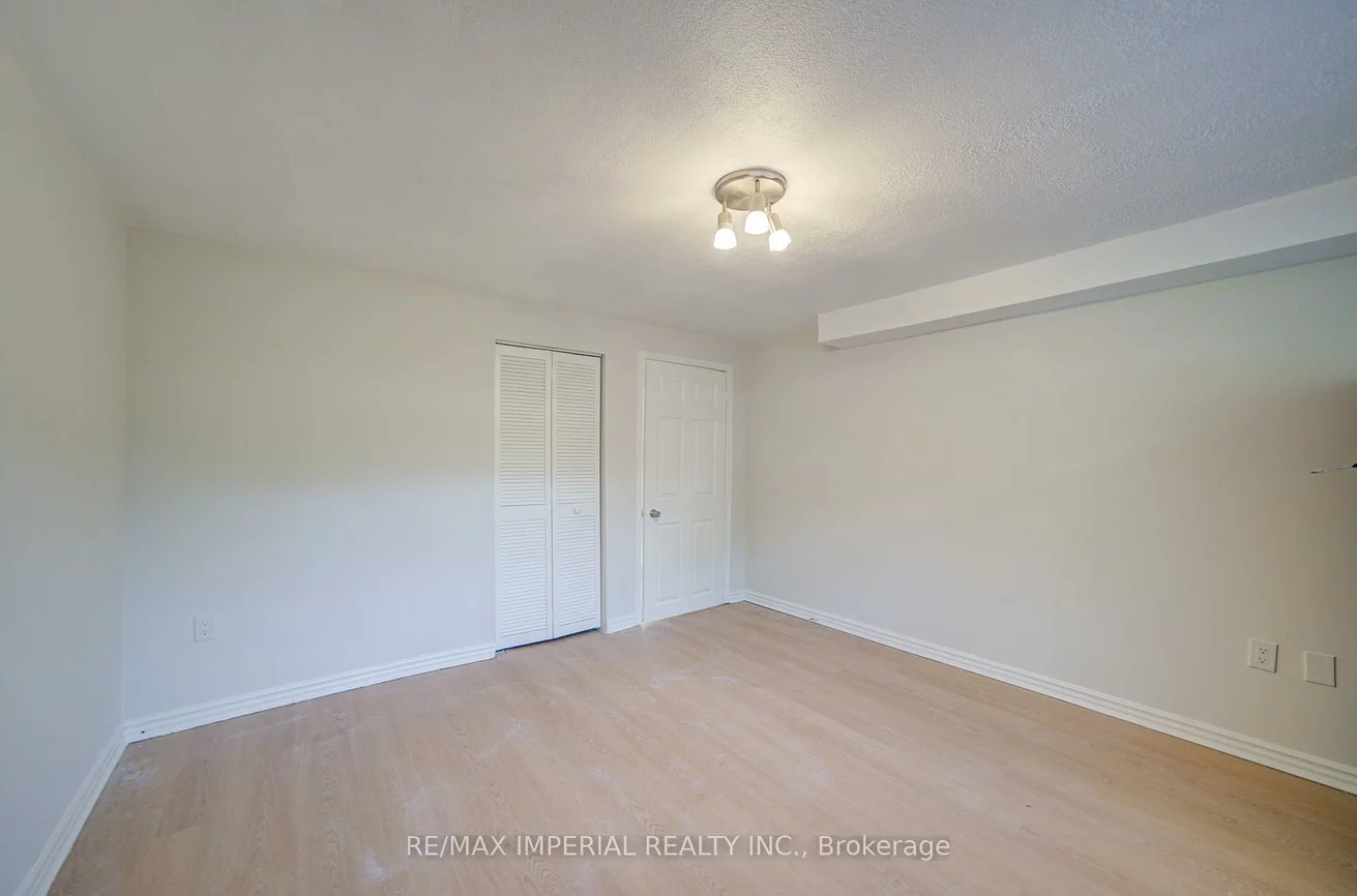 22, Miller, 1003 - CP College Park, Oakville
