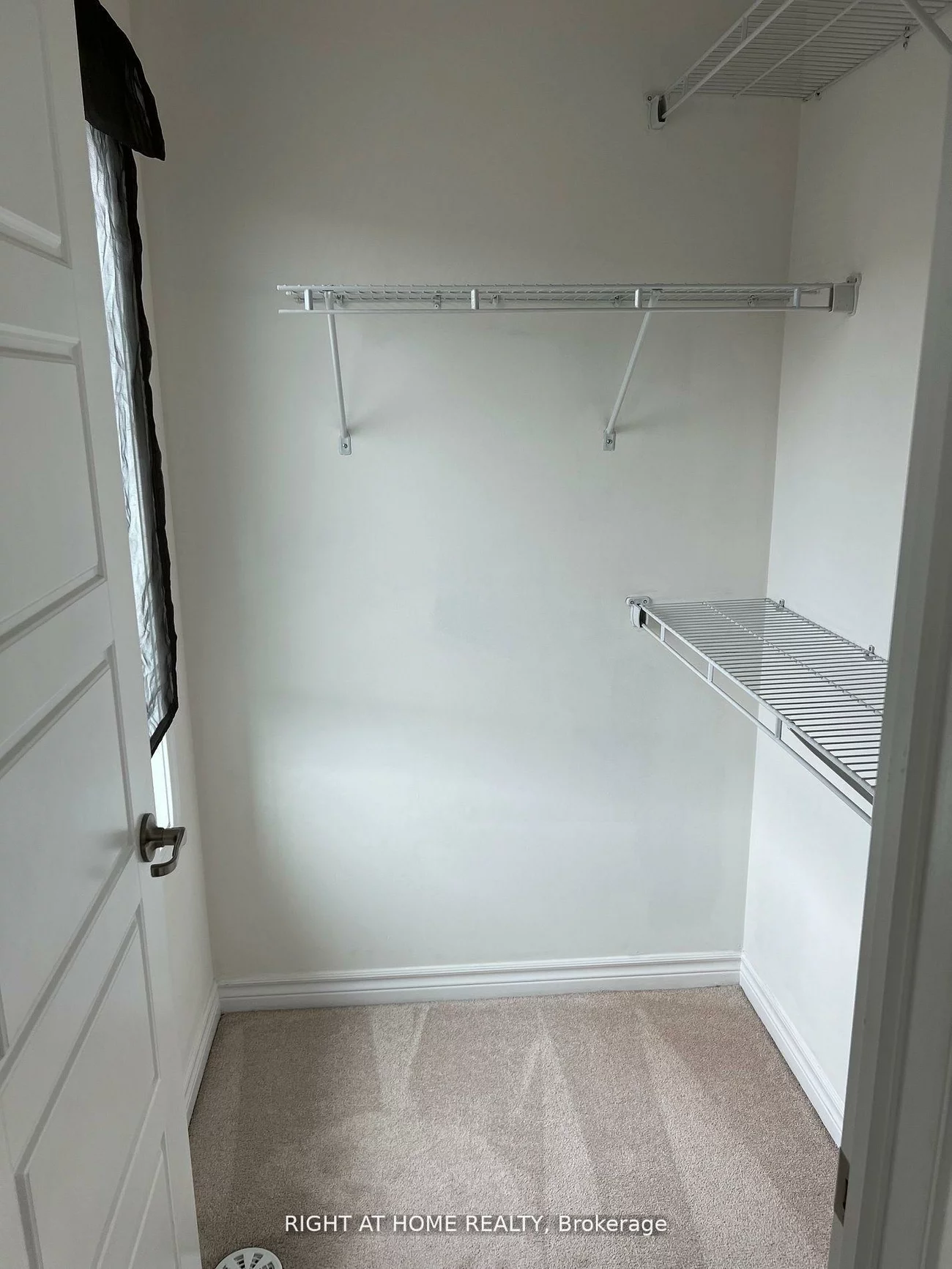 3060, Mistletoe, 1008 - GO Glenorchy, Oakville