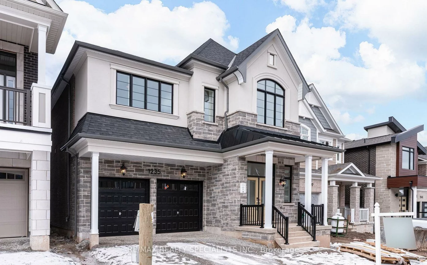 1235, BLACK BEAR, 1010 - JM Joshua Meadows, Oakville