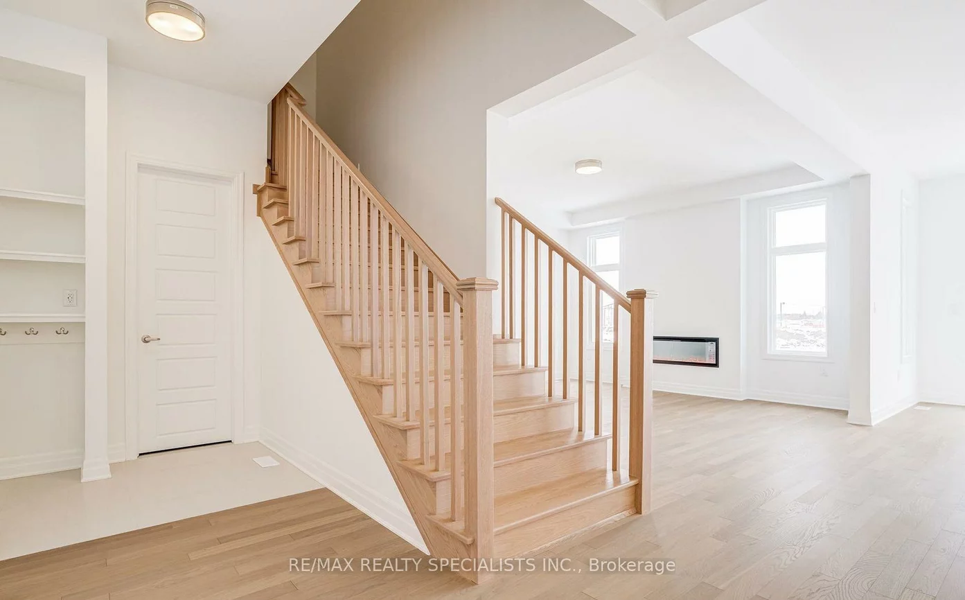 1235, BLACK BEAR, 1010 - JM Joshua Meadows, Oakville