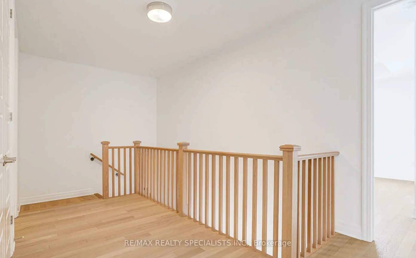 1235, BLACK BEAR, 1010 - JM Joshua Meadows, Oakville