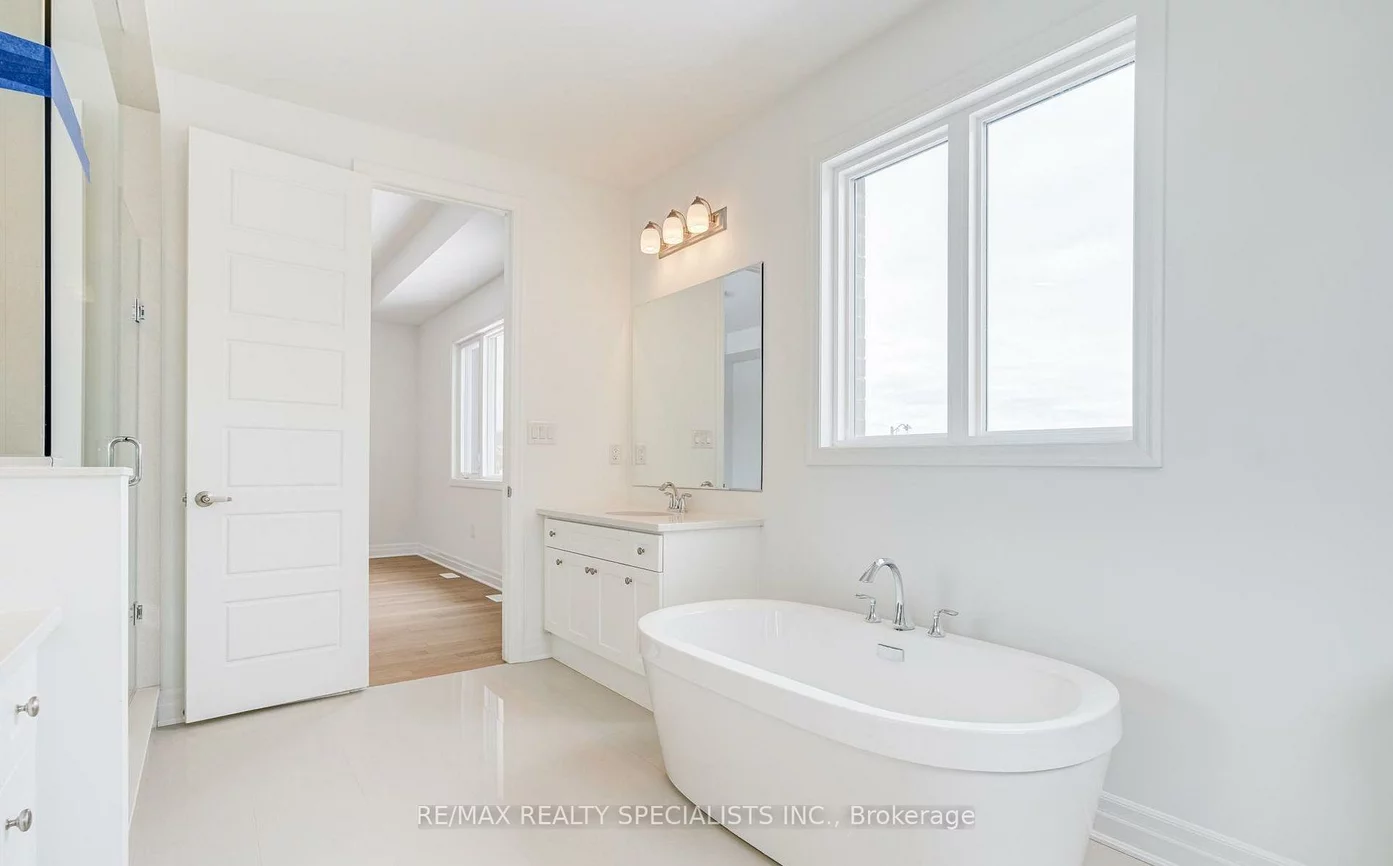1235, BLACK BEAR, 1010 - JM Joshua Meadows, Oakville