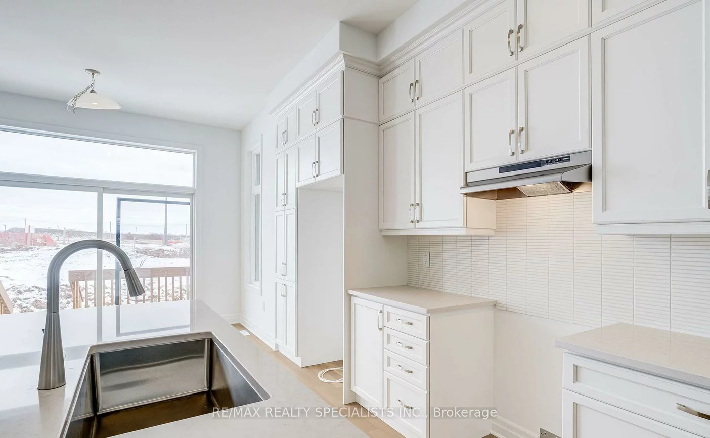 1235, BLACK BEAR, 1010 - JM Joshua Meadows, Oakville