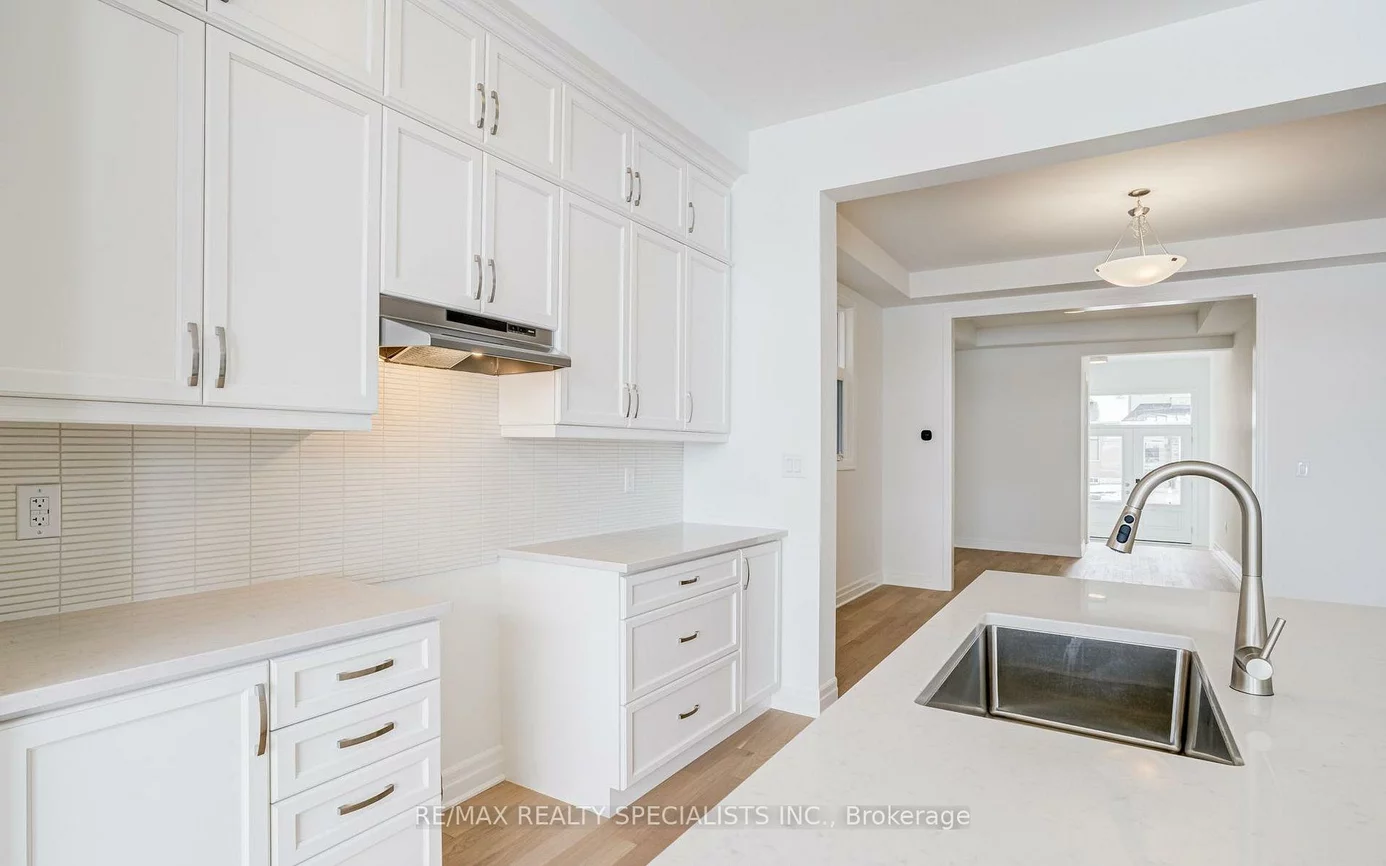 1235, BLACK BEAR, 1010 - JM Joshua Meadows, Oakville