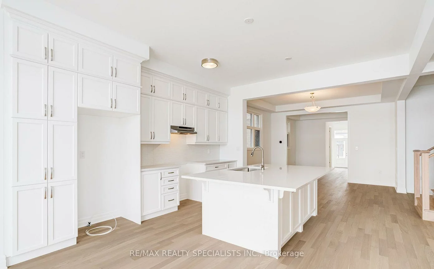 1235, BLACK BEAR, 1010 - JM Joshua Meadows, Oakville