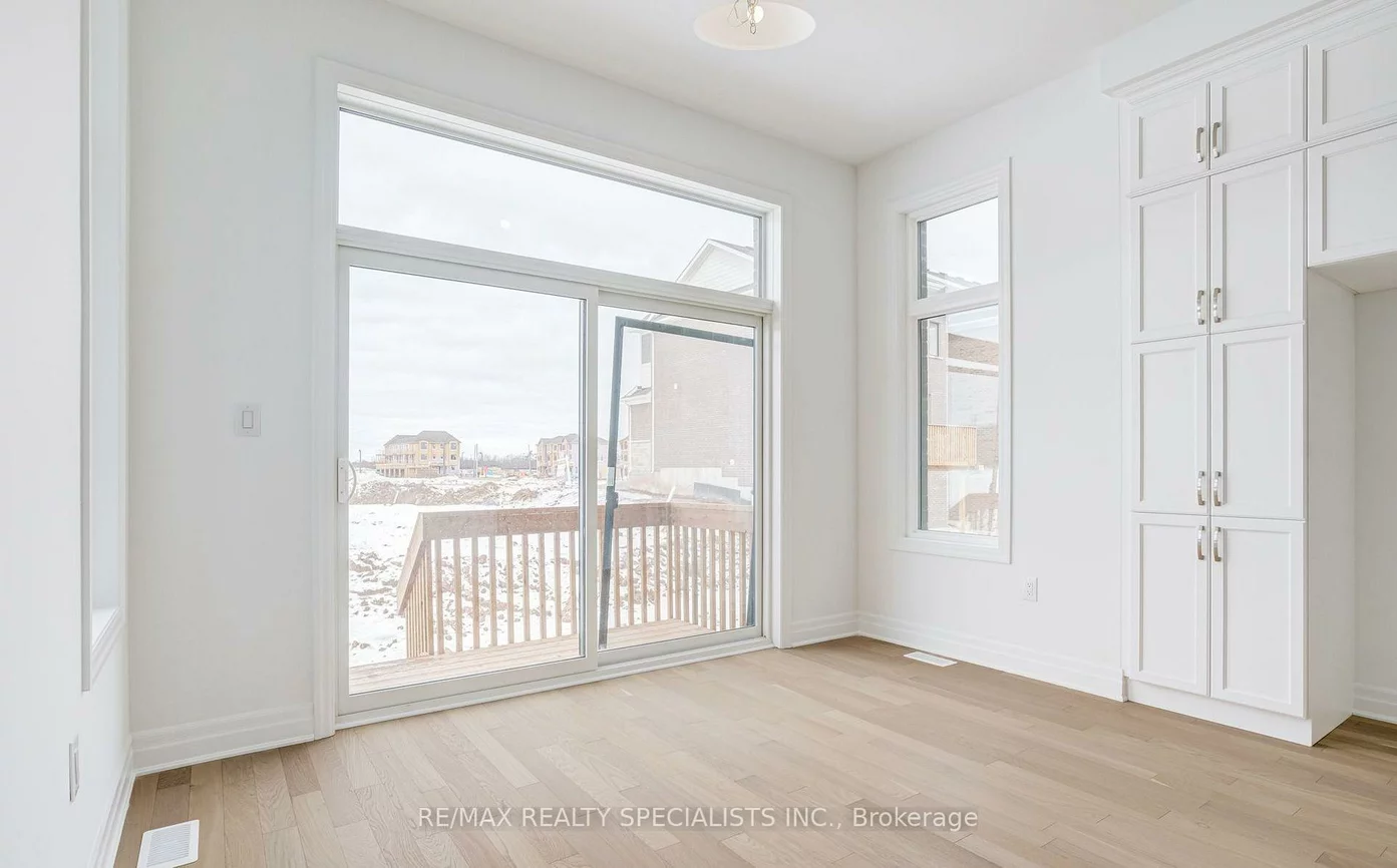 1235, BLACK BEAR, 1010 - JM Joshua Meadows, Oakville