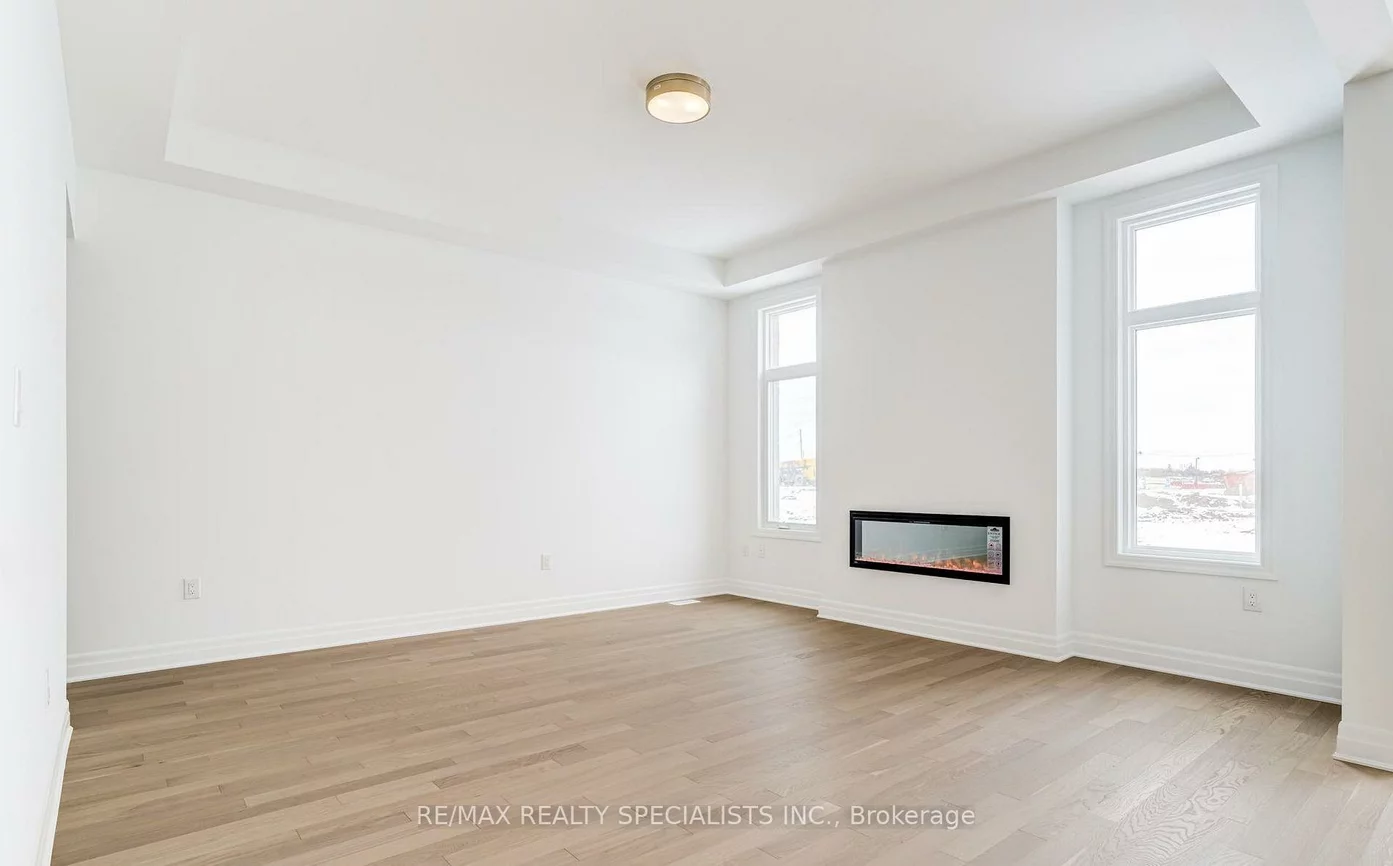 1235, BLACK BEAR, 1010 - JM Joshua Meadows, Oakville