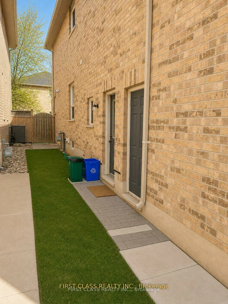 2201, Stratus, 1019 - WM Westmount, Oakville