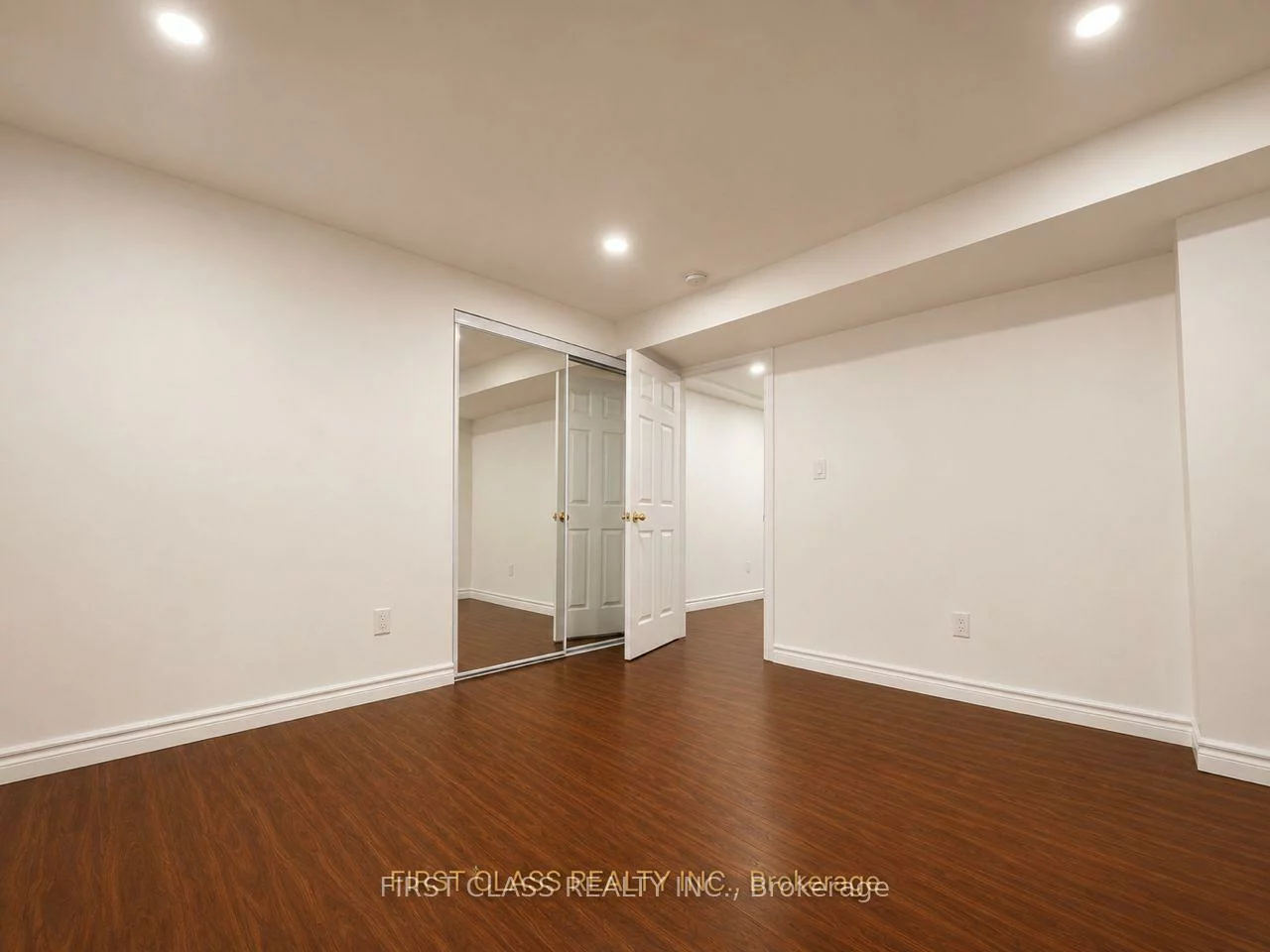 2201, Stratus, 1019 - WM Westmount, Oakville