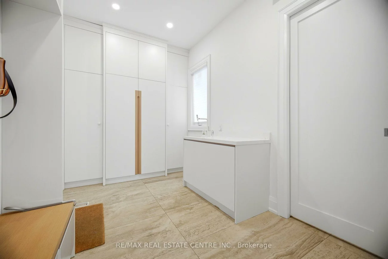 2450, Rebecca, 1001 - BR Bronte, Oakville