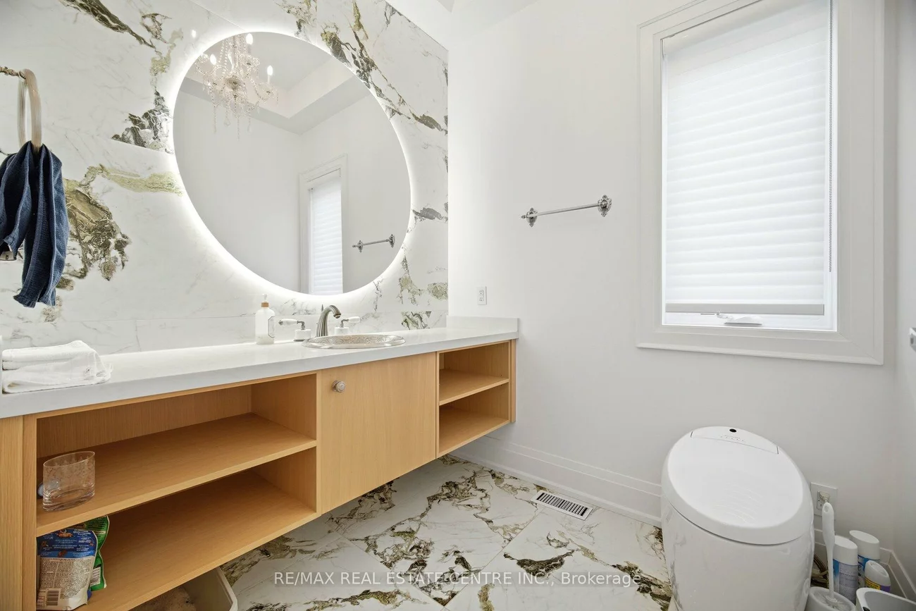2450, Rebecca, 1001 - BR Bronte, Oakville