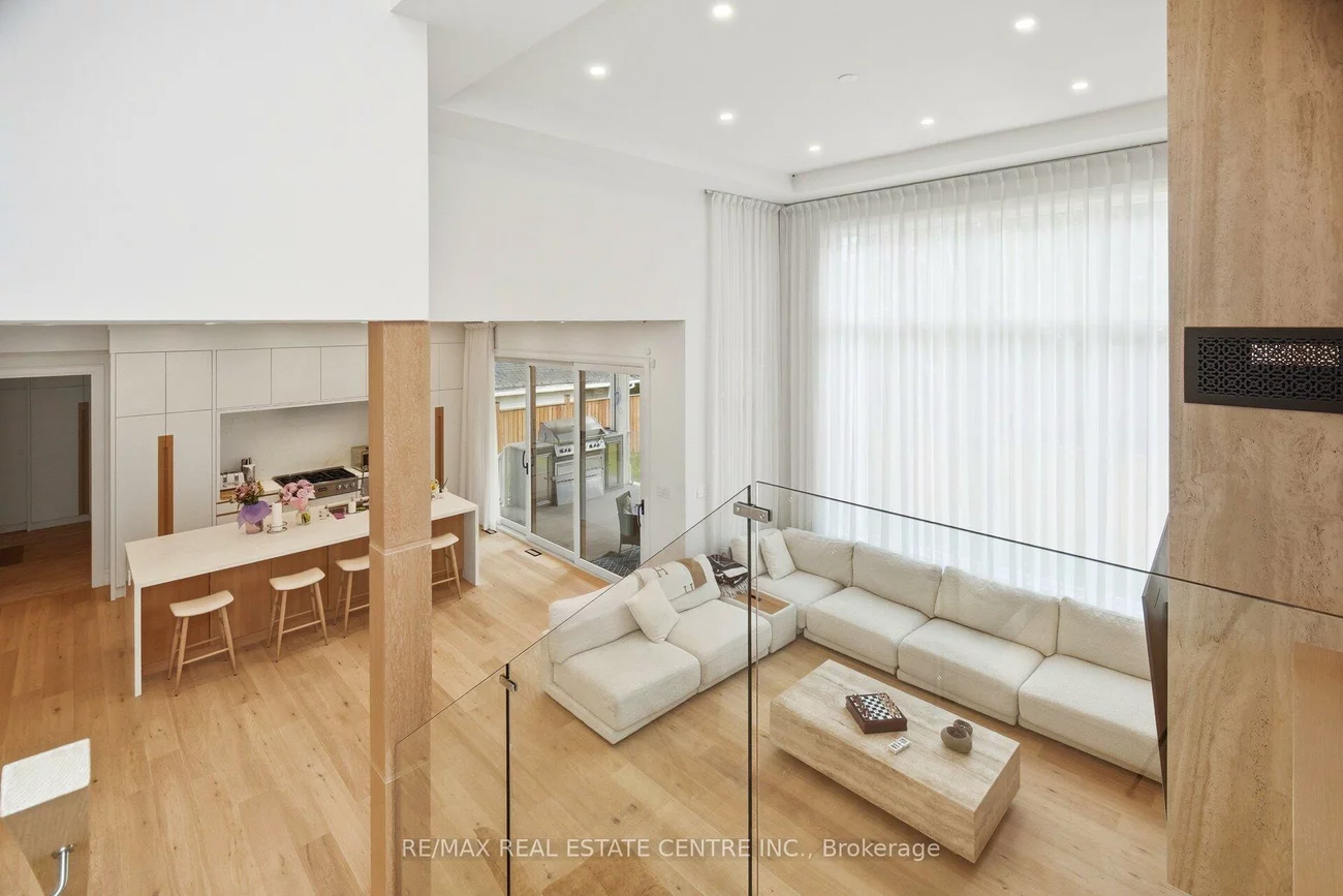 2450, Rebecca, 1001 - BR Bronte, Oakville