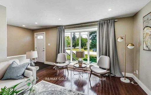 237, Weighton (Upper), 1020 - WO West, Oakville