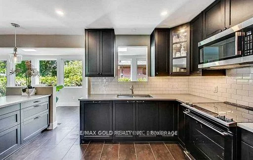 237, Weighton (Upper), 1020 - WO West, Oakville