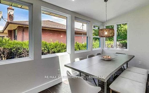 237, Weighton (Upper), 1020 - WO West, Oakville