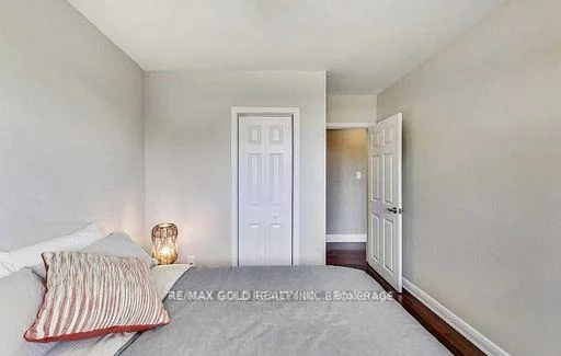 237, Weighton (Upper), 1020 - WO West, Oakville