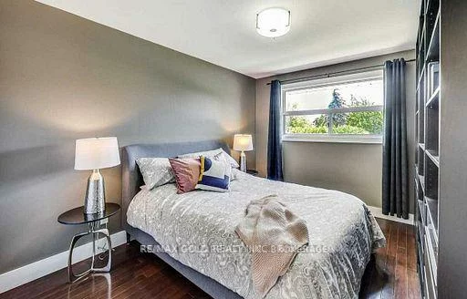 237, Weighton (Upper), 1020 - WO West, Oakville