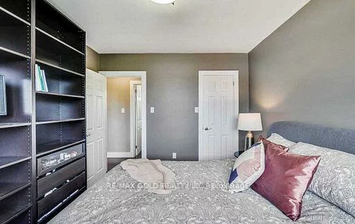 237, Weighton (Upper), 1020 - WO West, Oakville