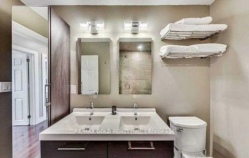 237, Weighton (Upper), 1020 - WO West, Oakville