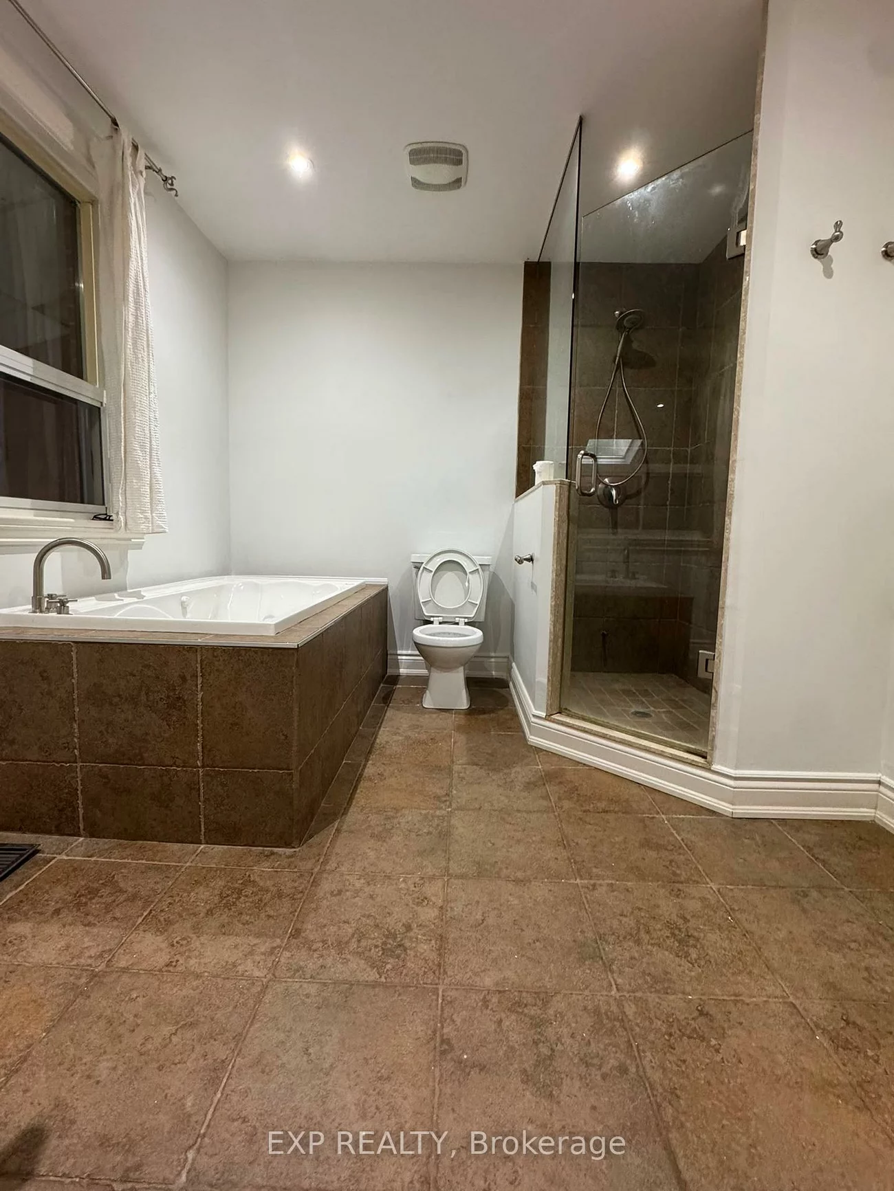 1175, Pinegrove, 1020 - WO West, Oakville