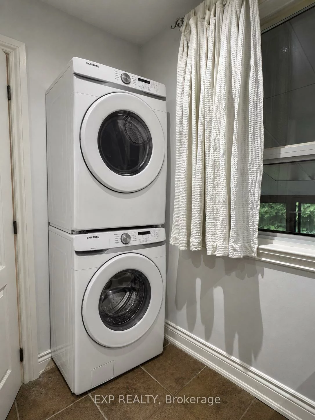 1175, Pinegrove, 1020 - WO West, Oakville