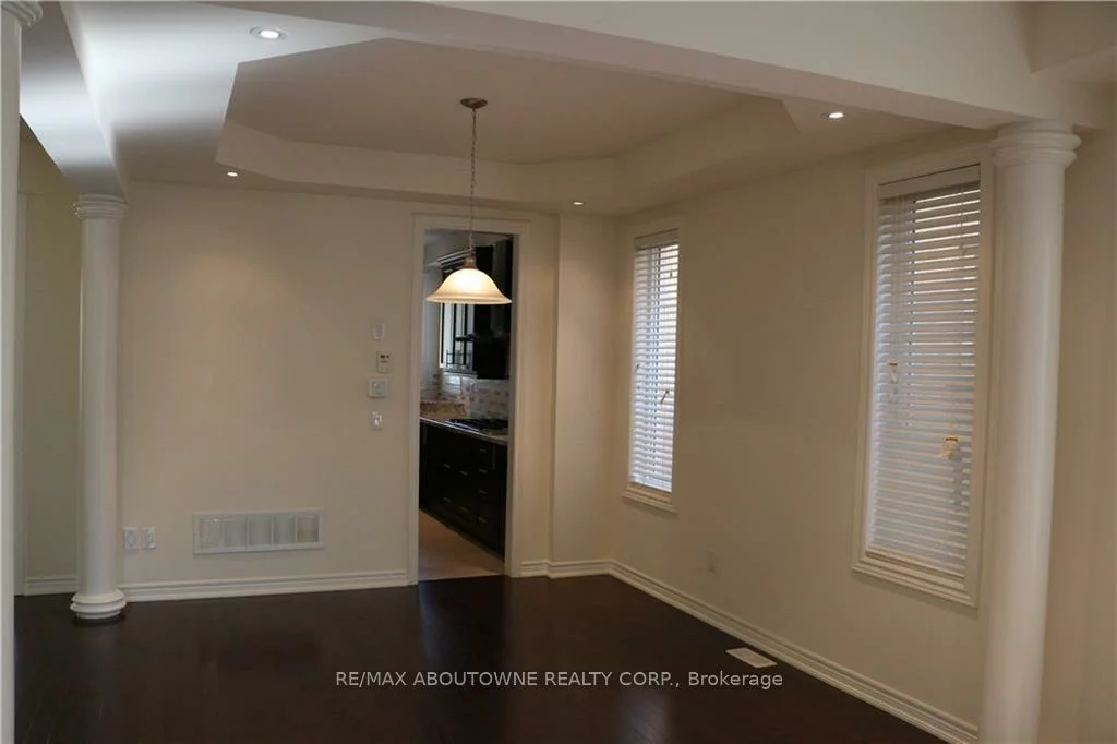 586, Hidden, 1008 - GO Glenorchy, Oakville