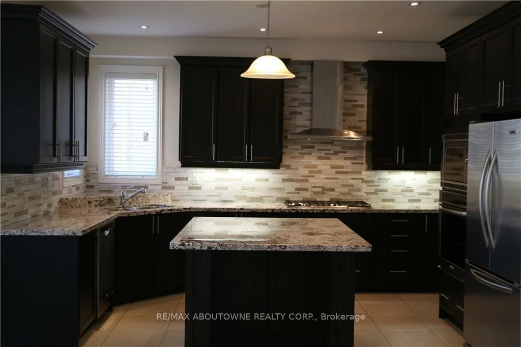 586, Hidden, 1008 - GO Glenorchy, Oakville
